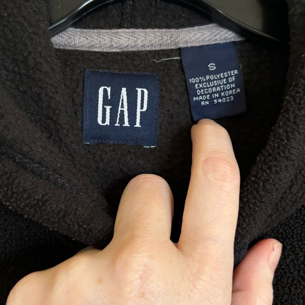 GAP Vintage Logo Hoodie in Black and Gray - Picture 5 of 8